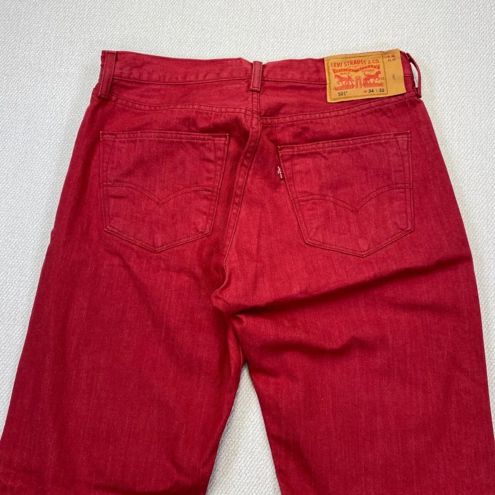 Levi's 501 Original Fit Mens 34x32 (33x31.5) Red Straight Leg Button Fly Jeans